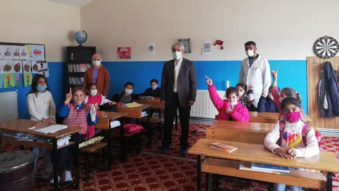 İlçe Milli Eğitim Müdürümüz Sayın Mutluk Özden'den Saka Köyü İlkokuluna Ziyaret